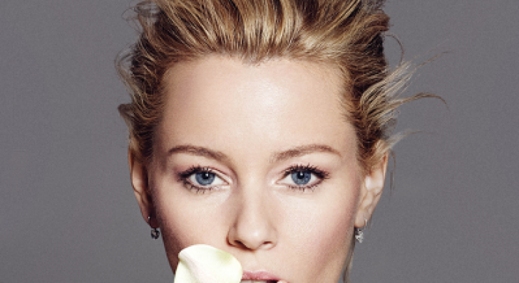 Elizabeth Banks Talks The Hunger Games Mockingjay Part 1
